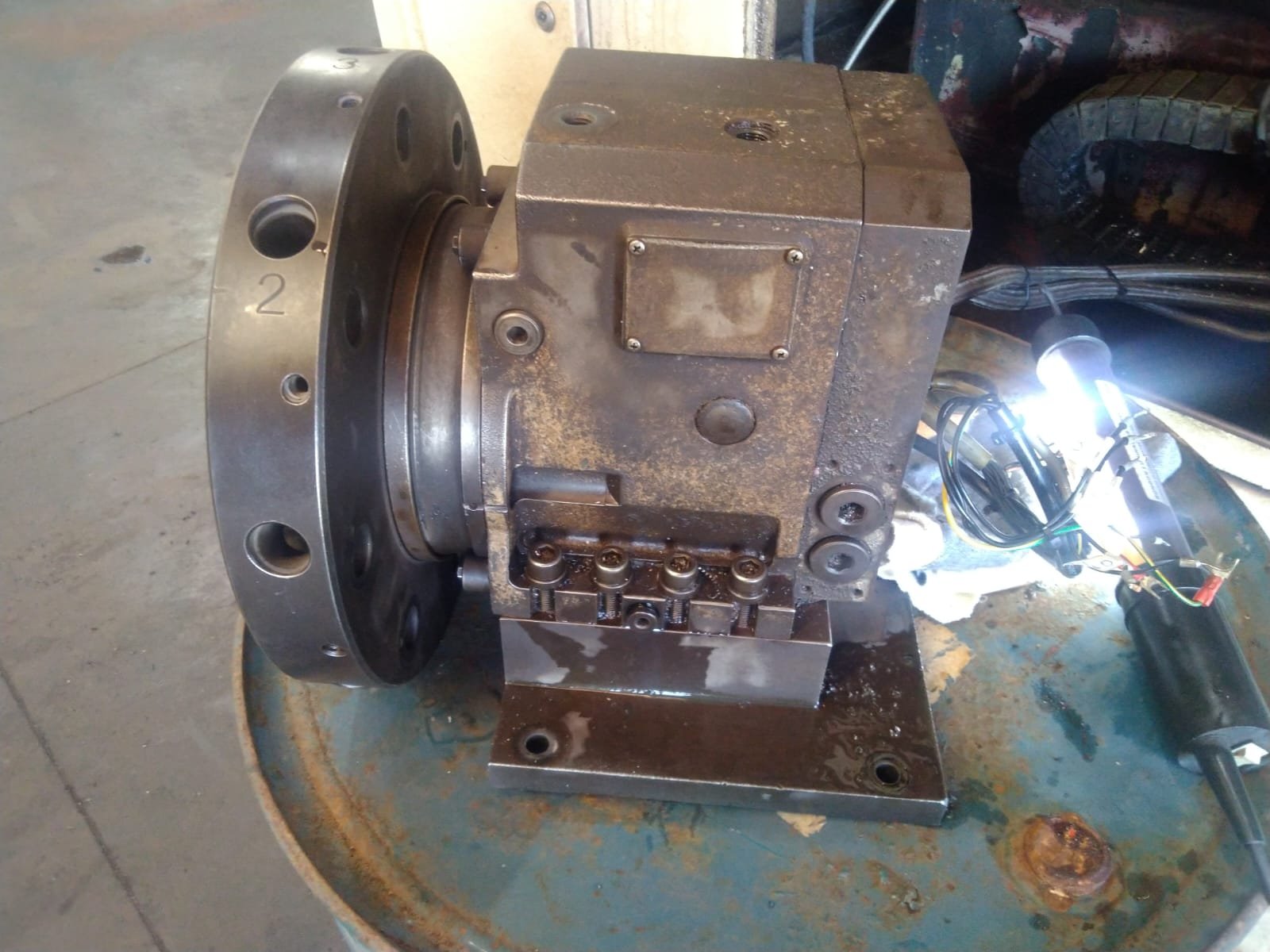 Torno CNC operando